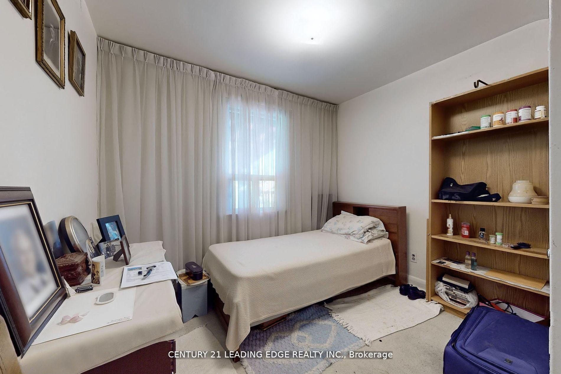 Photo 24 of 105 Regina Avenue, Toronto, Englemount-Lawrence — HOMEH