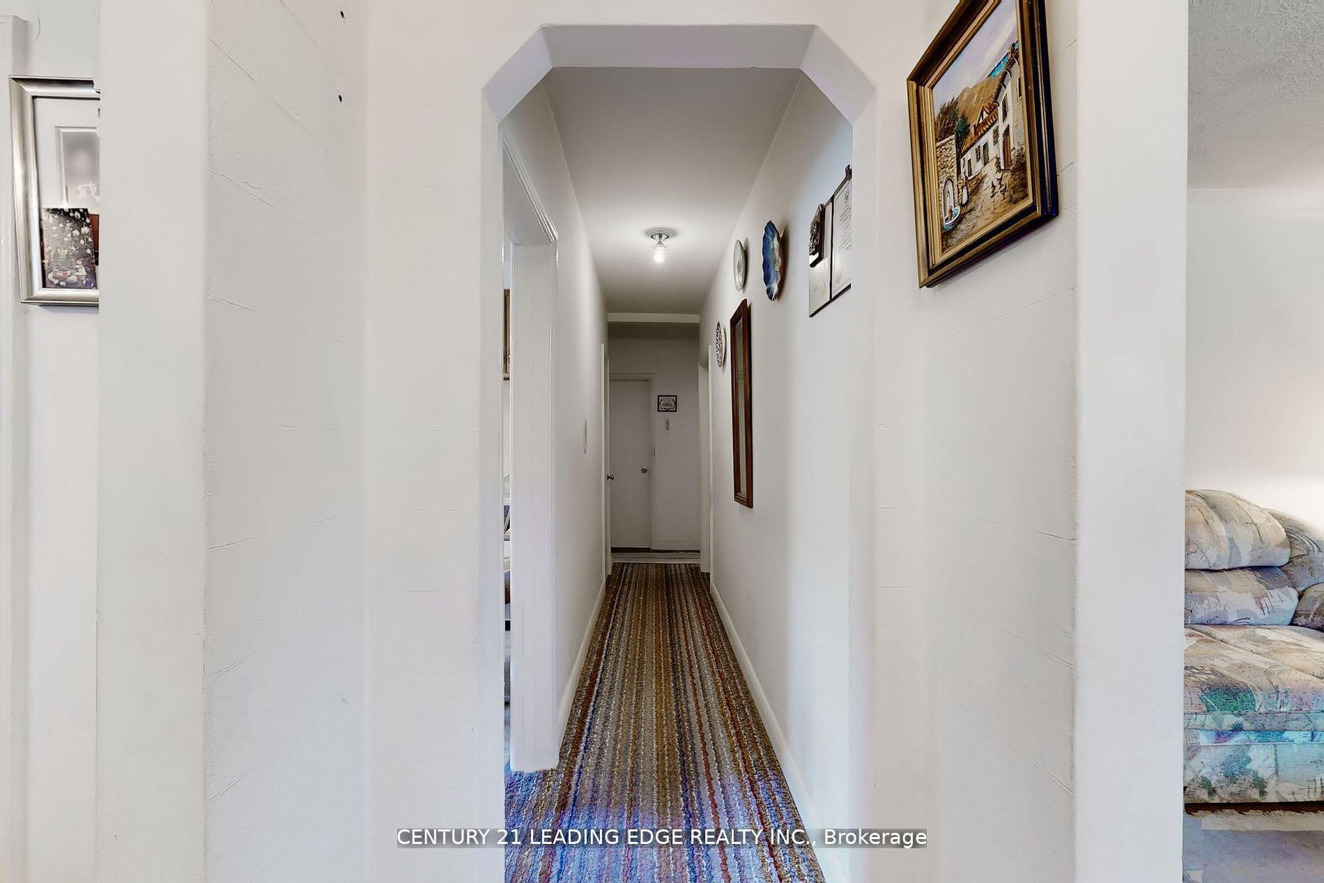 Photo 19 of 105 Regina Avenue, Toronto, Englemount-Lawrence — HOMEH