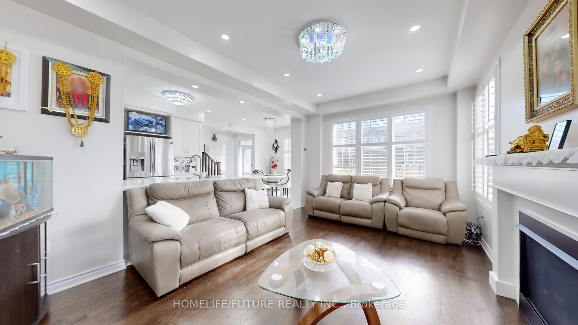 Photo 4 of 2427 Moonlight Crescent, Pickering, Rural Pickering — HOMEH