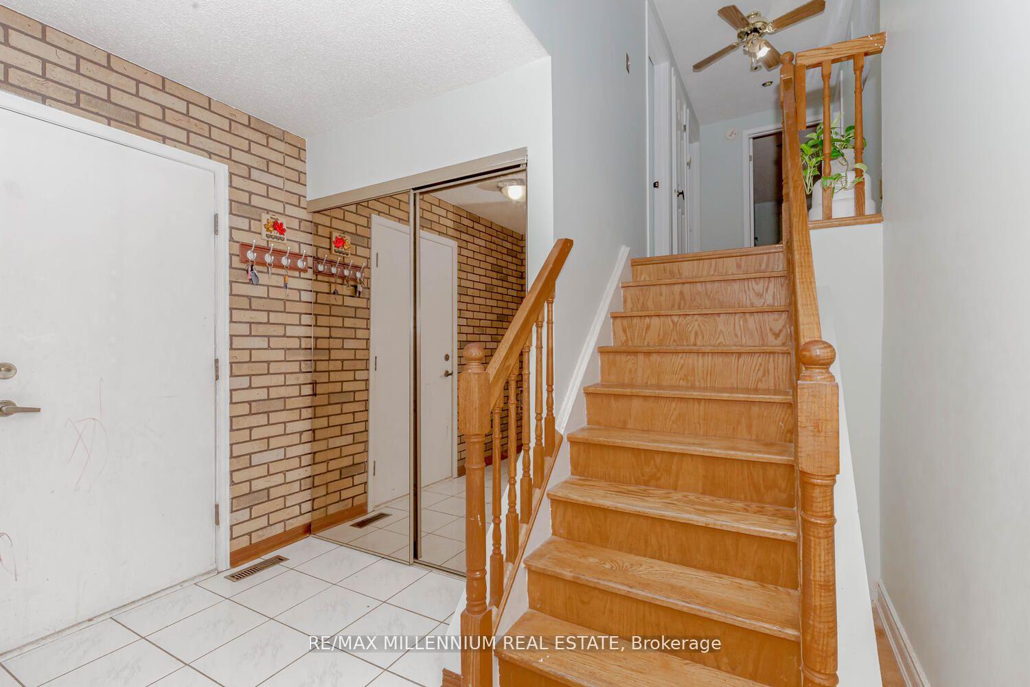 Photo 16 of 34 Archibald Street, Brampton, Brampton West — HOMEH