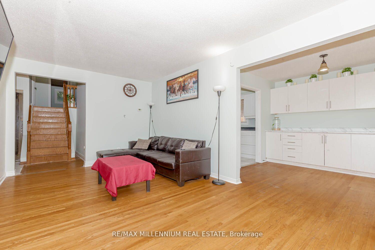 Photo 18 of 34 Archibald Street, Brampton, Brampton West — HOMEH