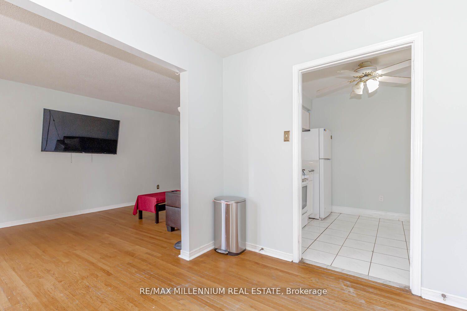 Photo 8 of 34 Archibald Street, Brampton, Brampton West — HOMEH