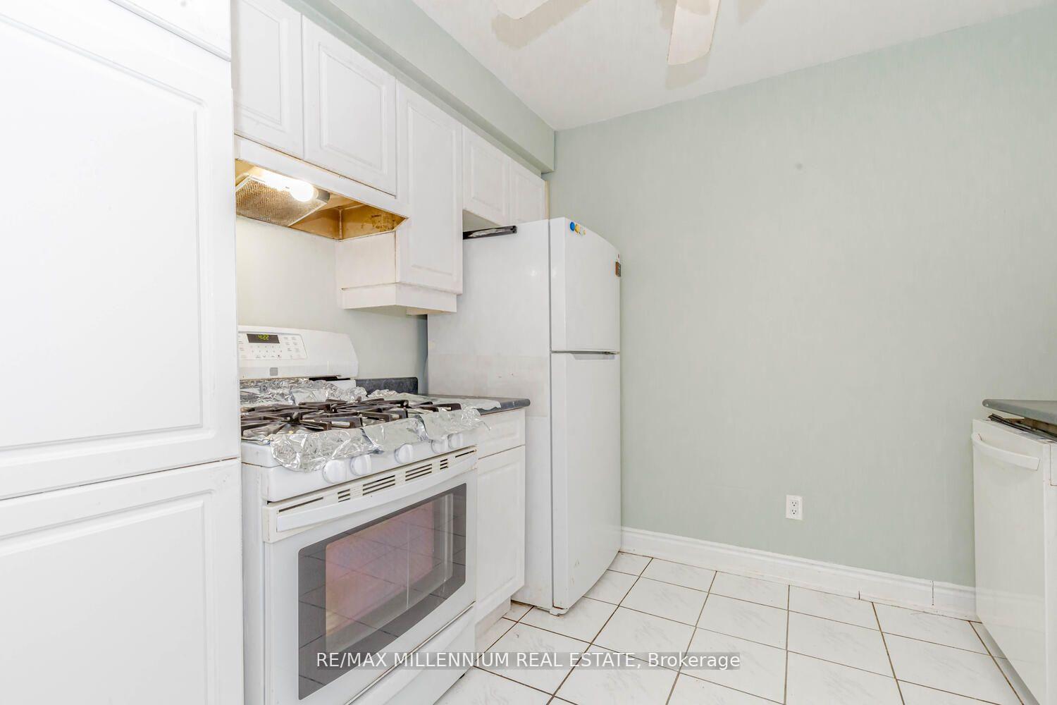 Photo 7 of 34 Archibald Street, Brampton, Brampton West — HOMEH