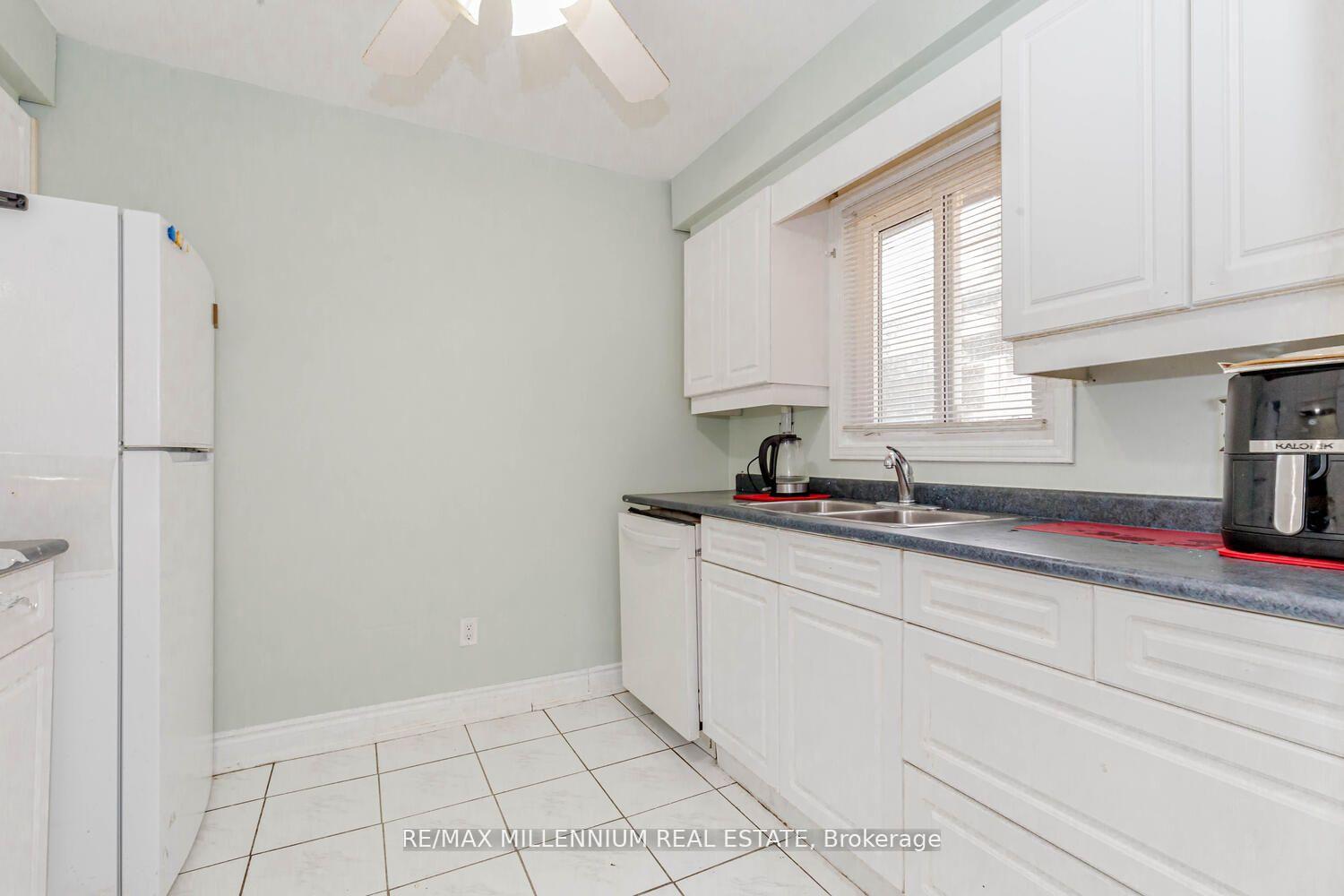 Photo 9 of 34 Archibald Street, Brampton, Brampton West — HOMEH