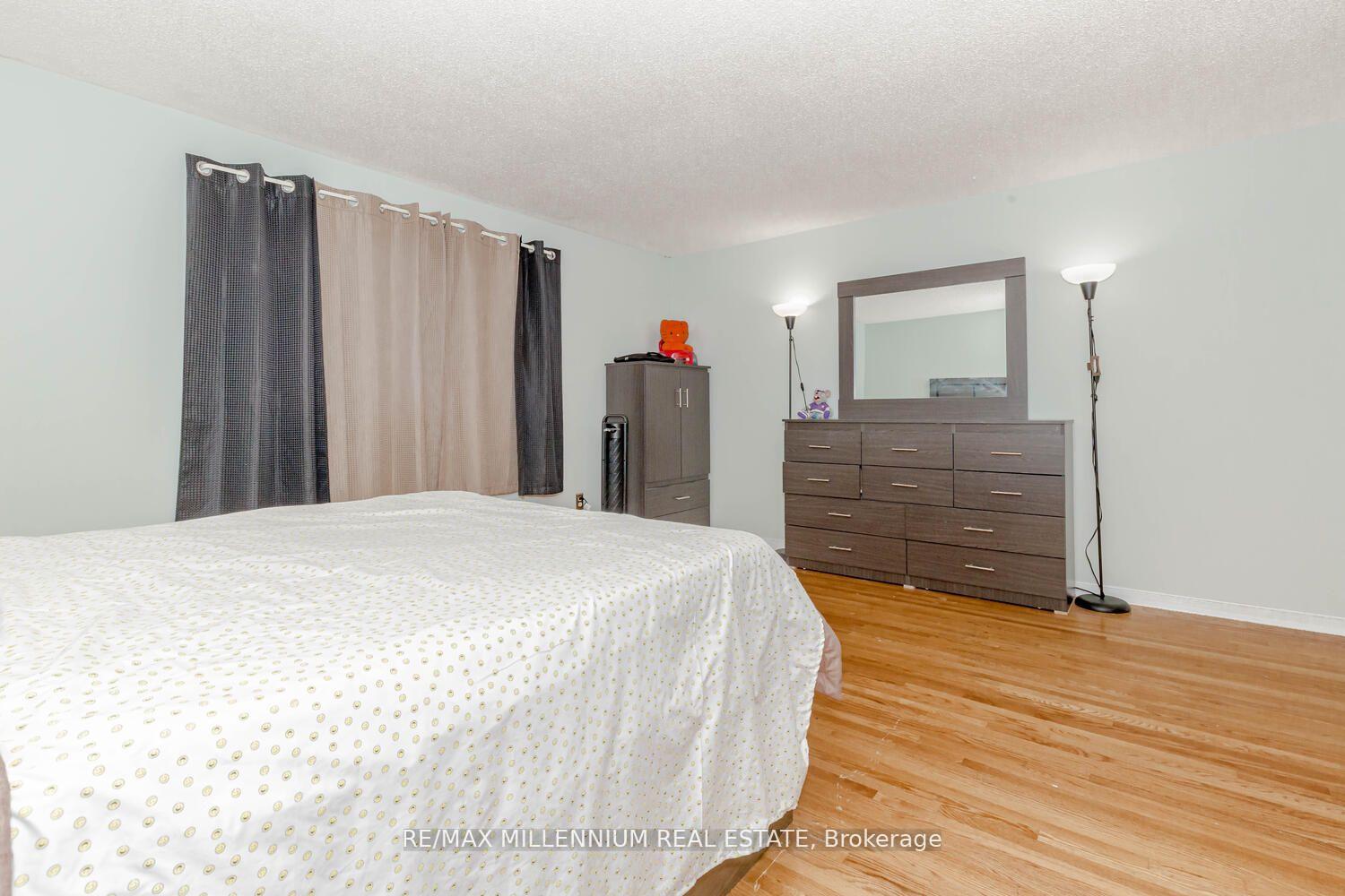 Photo 19 of 34 Archibald Street, Brampton, Brampton West — HOMEH
