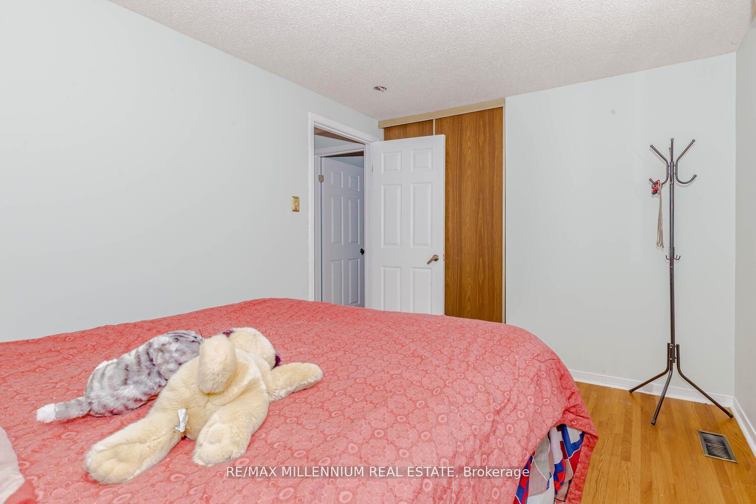 Photo 21 of 34 Archibald Street, Brampton, Brampton West — HOMEH