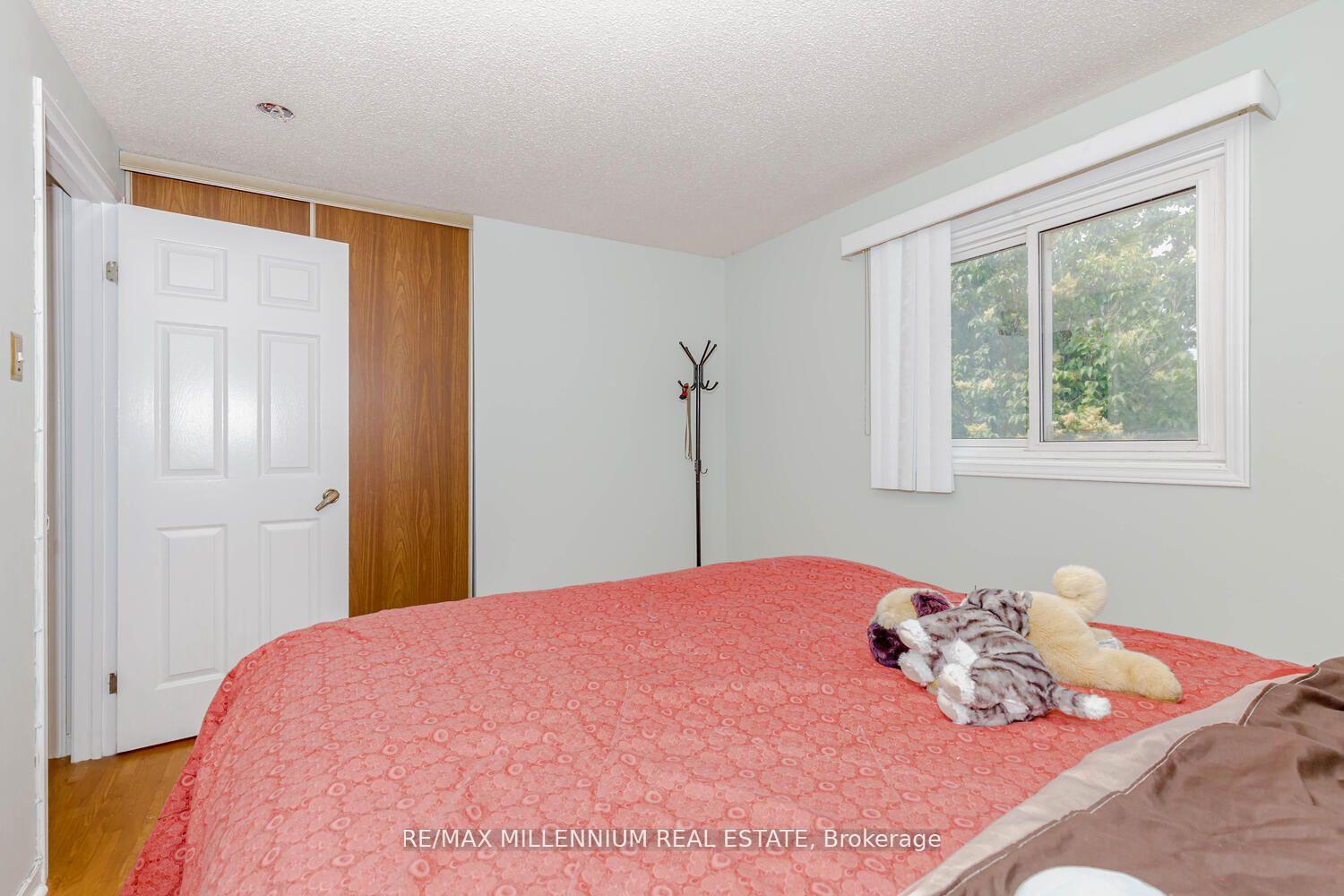 Photo 23 of 34 Archibald Street, Brampton, Brampton West — HOMEH
