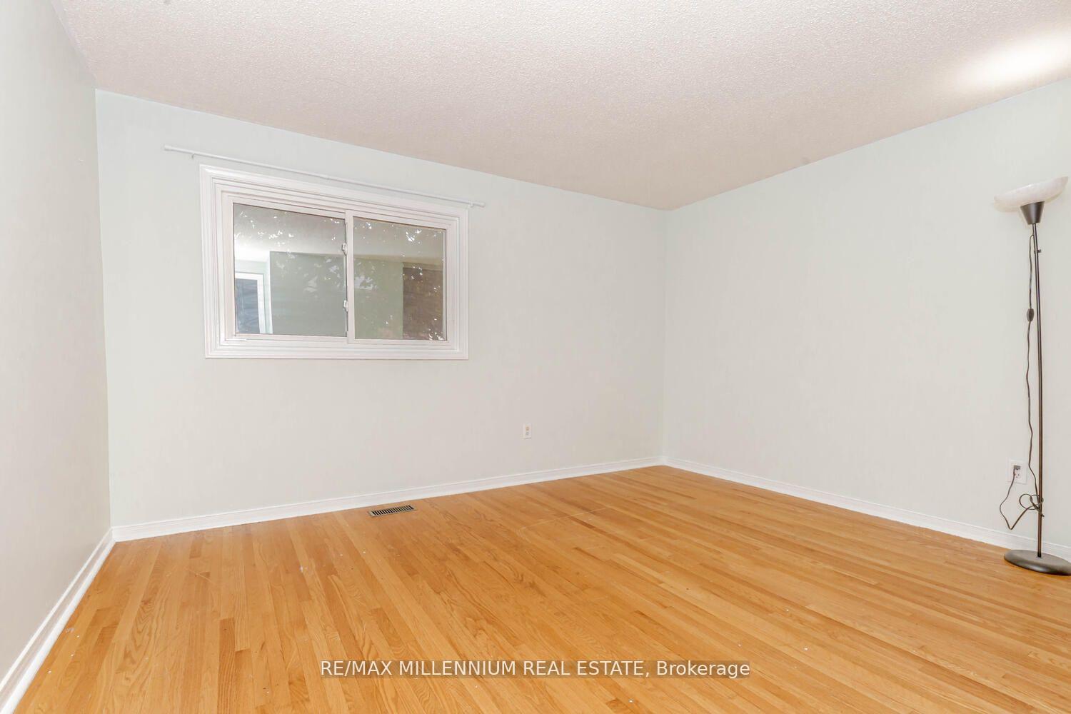 Photo 33 of 34 Archibald Street, Brampton, Brampton West — HOMEH