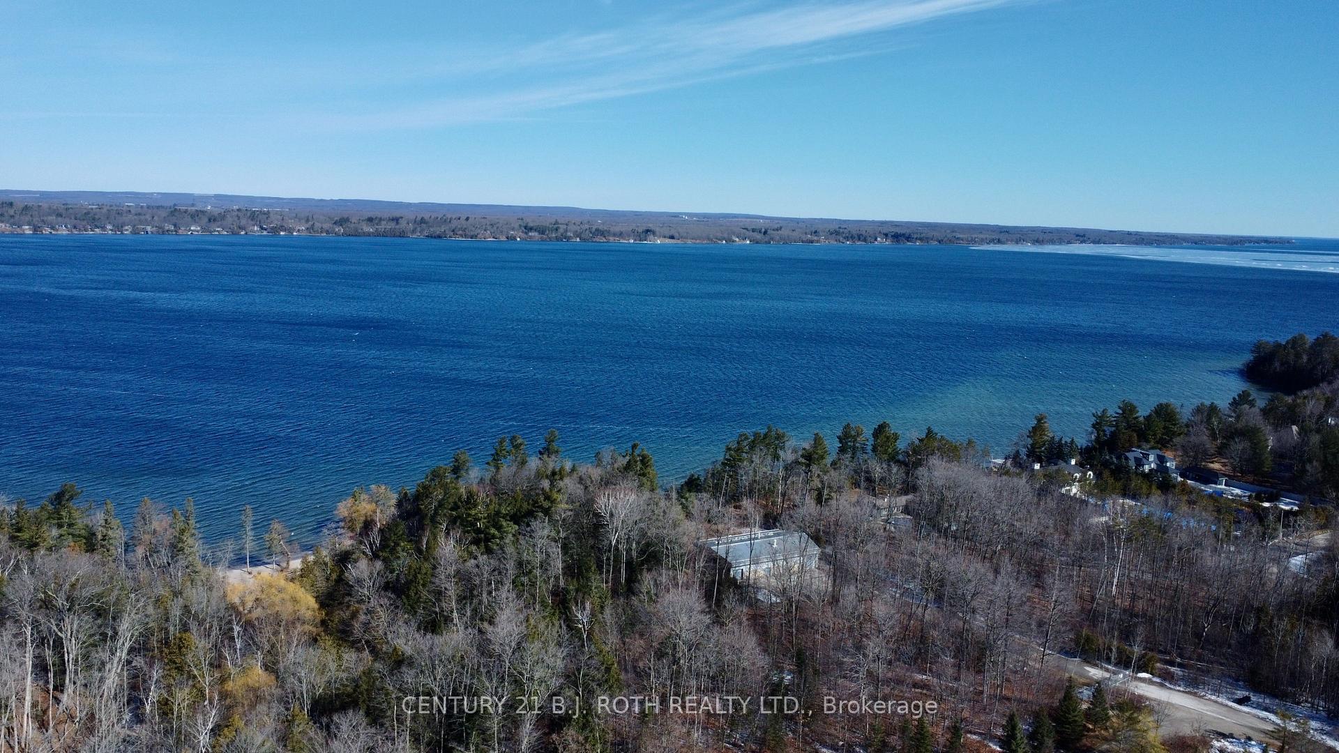 Photo 9 of 41 Camelot Square, Barrie, Innis-Shore — HOMEH