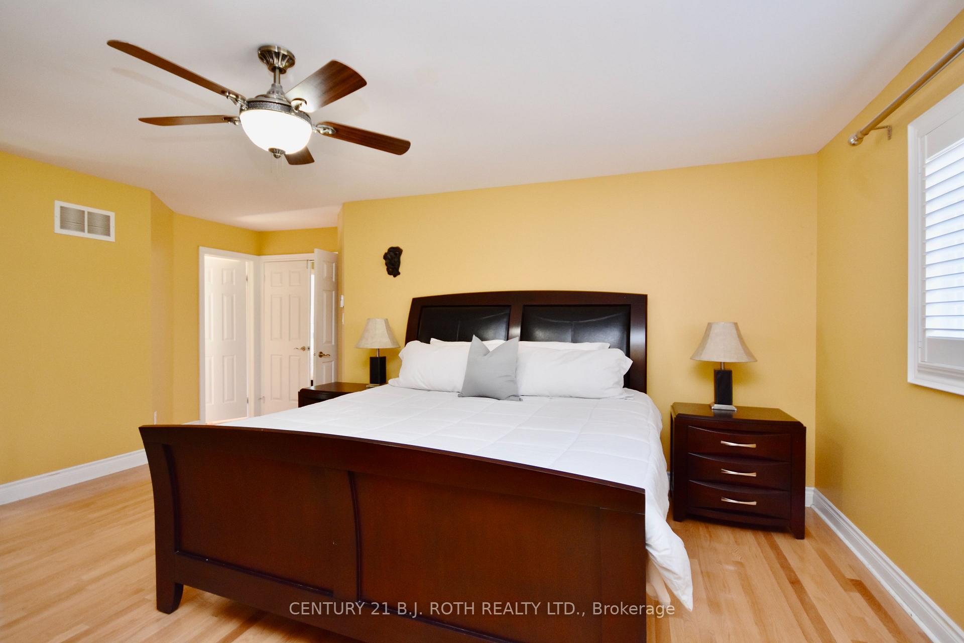 Photo 24 of 41 Camelot Square, Barrie, Innis-Shore — HOMEH