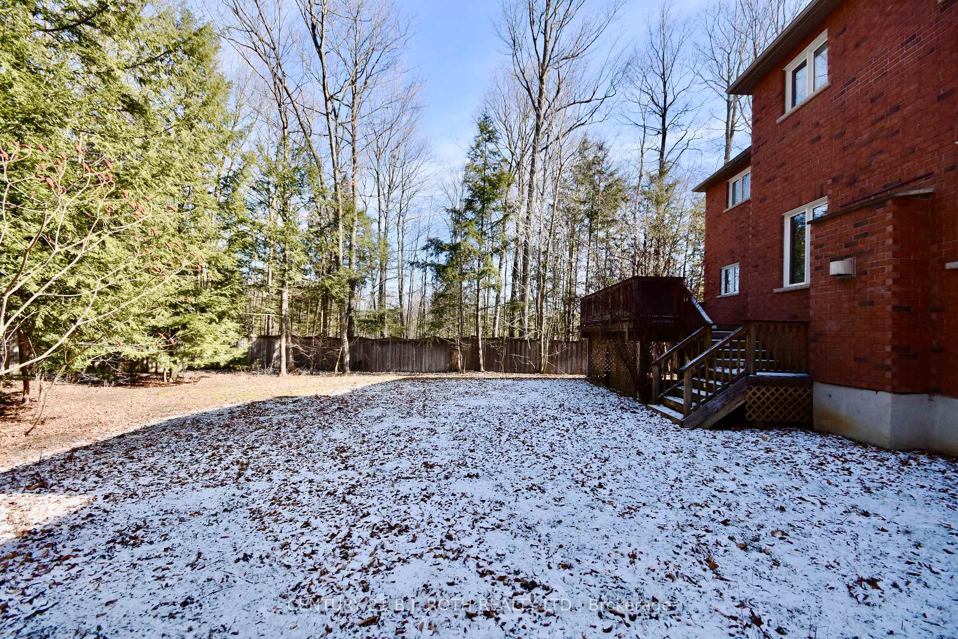 Photo 37 of 41 Camelot Square, Barrie, Innis-Shore — HOMEH