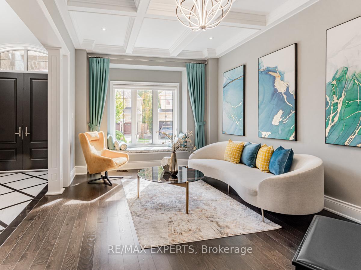 Photo 3 of 16 Sofia Olivia Crescent, Vaughan, Patterson — HOMEH