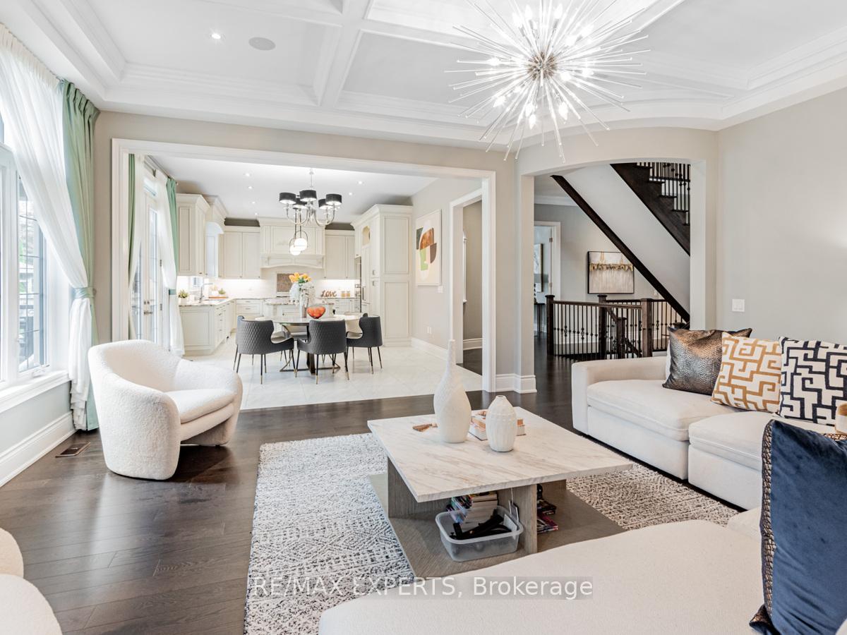 Photo 10 of 16 Sofia Olivia Crescent, Vaughan, Patterson — HOMEH