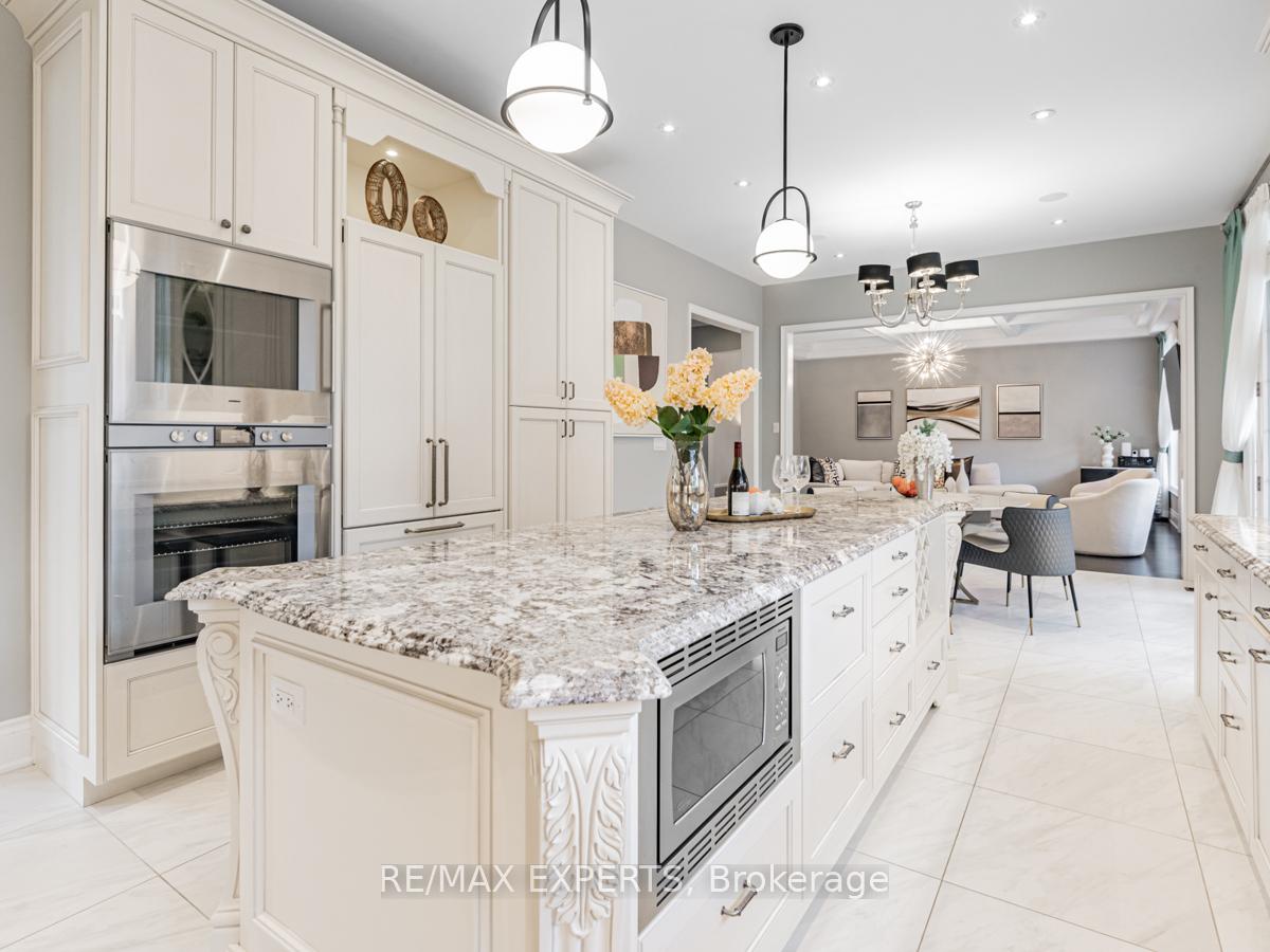 Photo 8 of 16 Sofia Olivia Crescent, Vaughan, Patterson — HOMEH