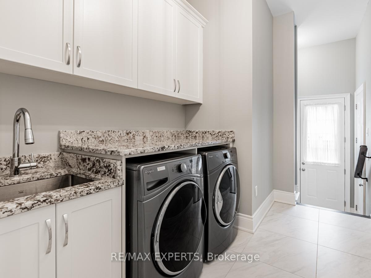 Photo 9 of 16 Sofia Olivia Crescent, Vaughan, Patterson — HOMEH