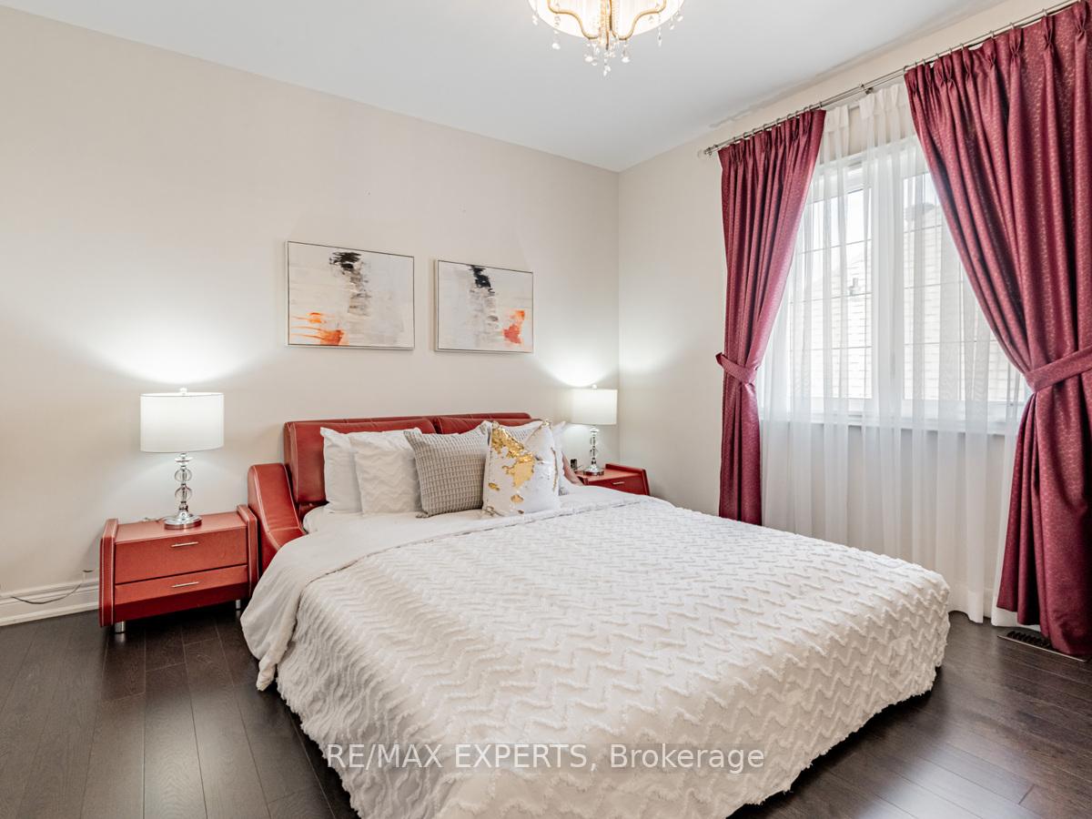 Photo 22 of 16 Sofia Olivia Crescent, Vaughan, Patterson — HOMEH