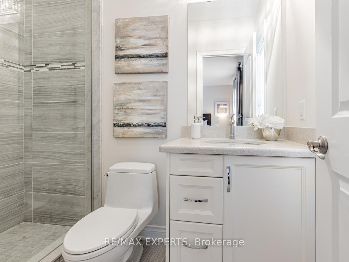 Photo 14 of 16 Sofia Olivia Crescent, Vaughan, Patterson — HOMEH