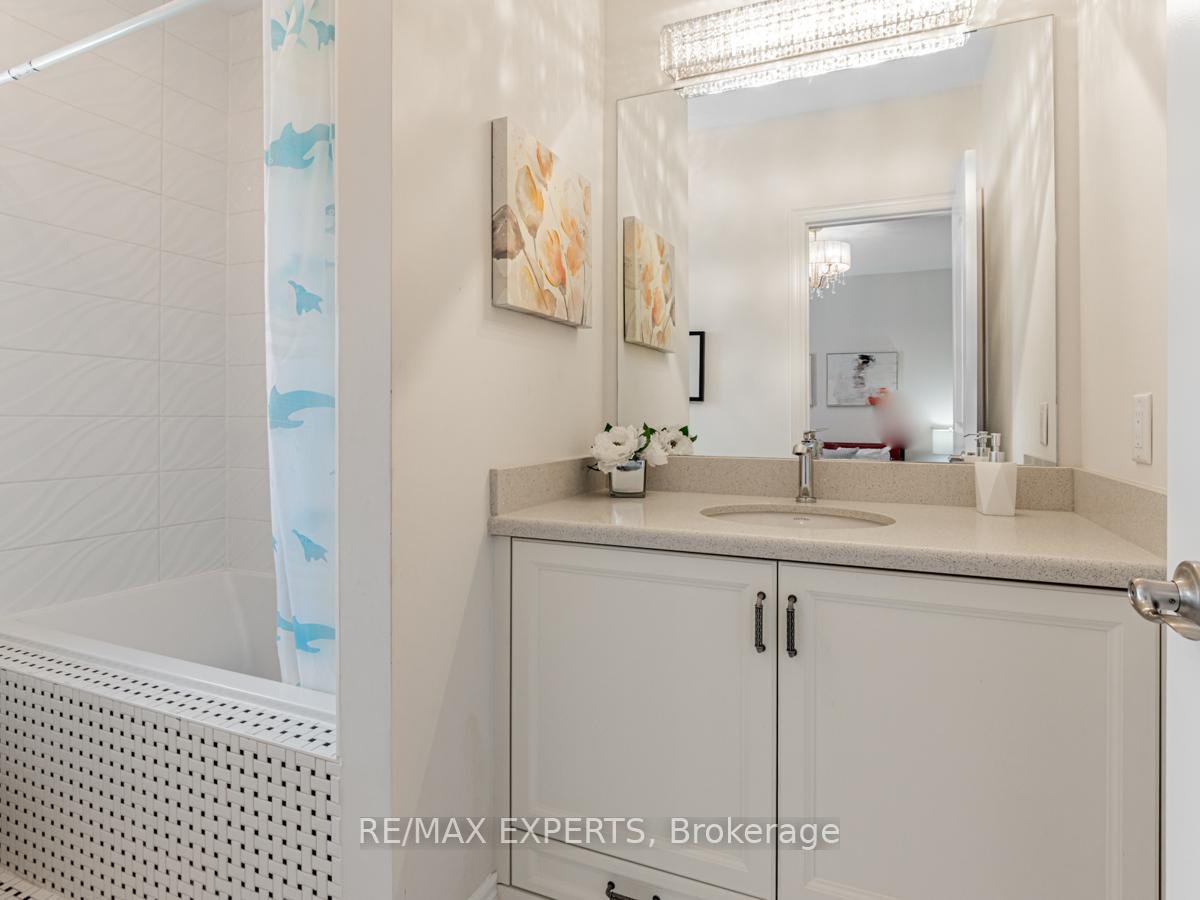 Photo 19 of 16 Sofia Olivia Crescent, Vaughan, Patterson — HOMEH