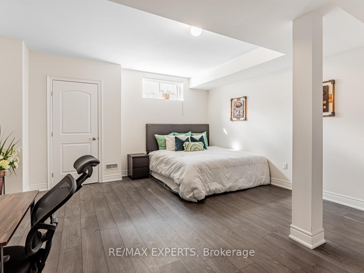 Photo 30 of 16 Sofia Olivia Crescent, Vaughan, Patterson — HOMEH