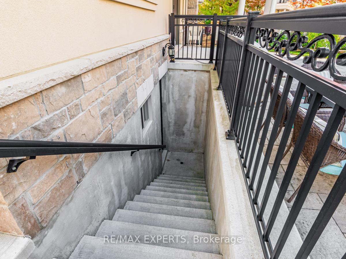 Photo 32 of 16 Sofia Olivia Crescent, Vaughan, Patterson — HOMEH