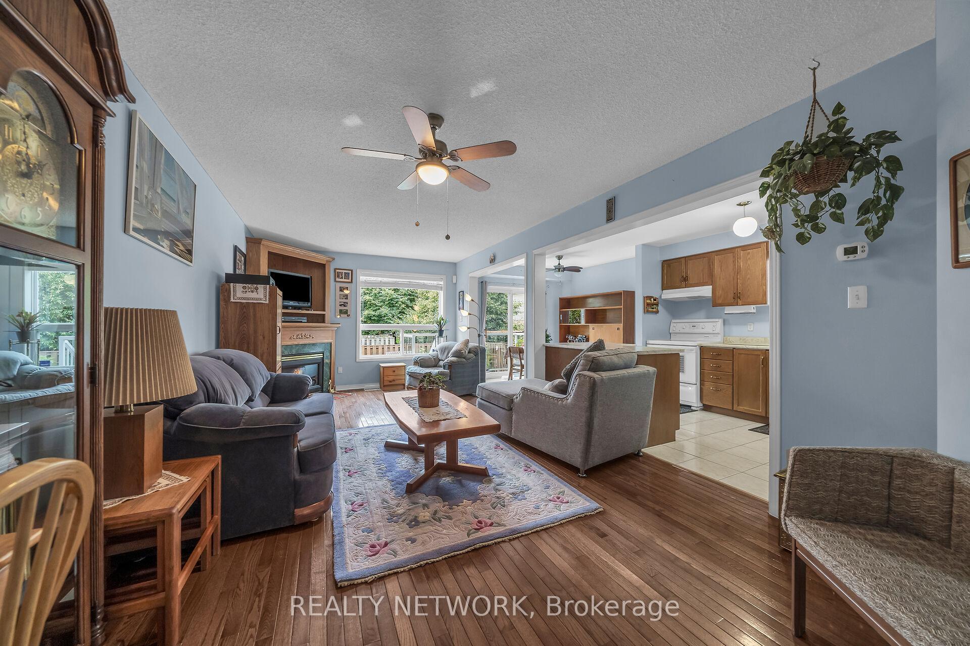 Photo 3 of 84 Frances Avenue, Hamilton, Rural Stoney Creek — HOMEH