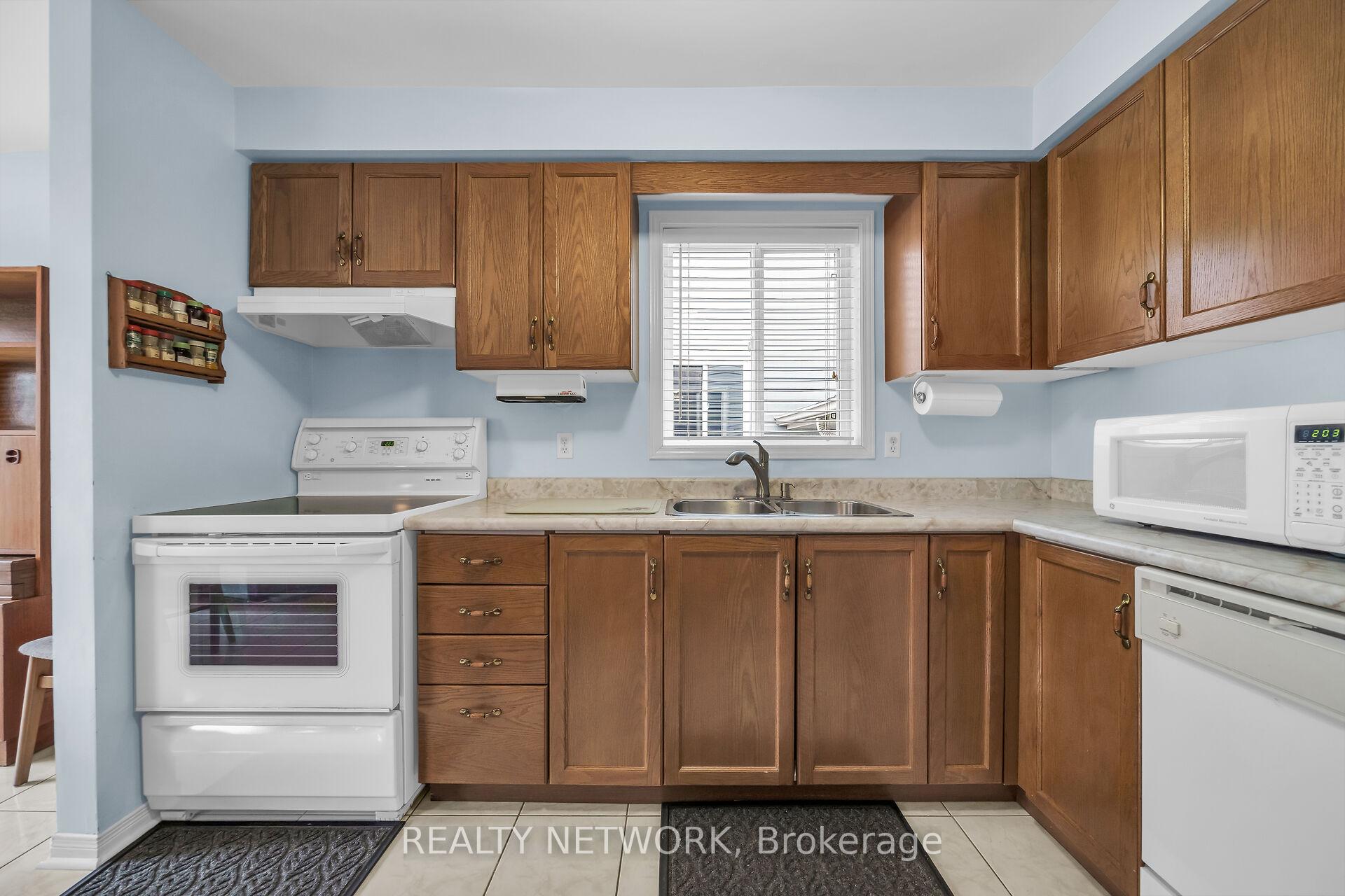 Photo 8 of 84 Frances Avenue, Hamilton, Rural Stoney Creek — HOMEH