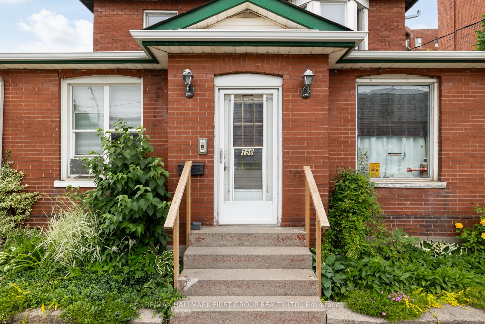 Photo 3 of 156 Centre Street S, Oshawa, Central — HOMEH