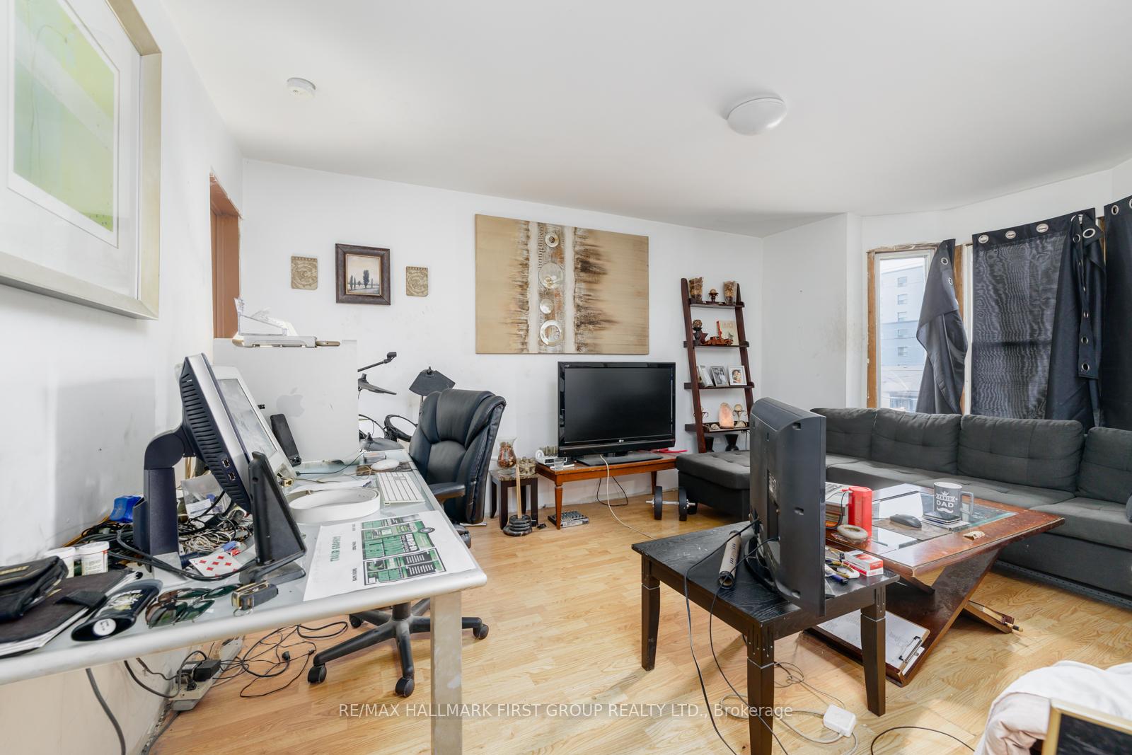 Photo 15 of 156 Centre Street S, Oshawa, Central — HOMEH
