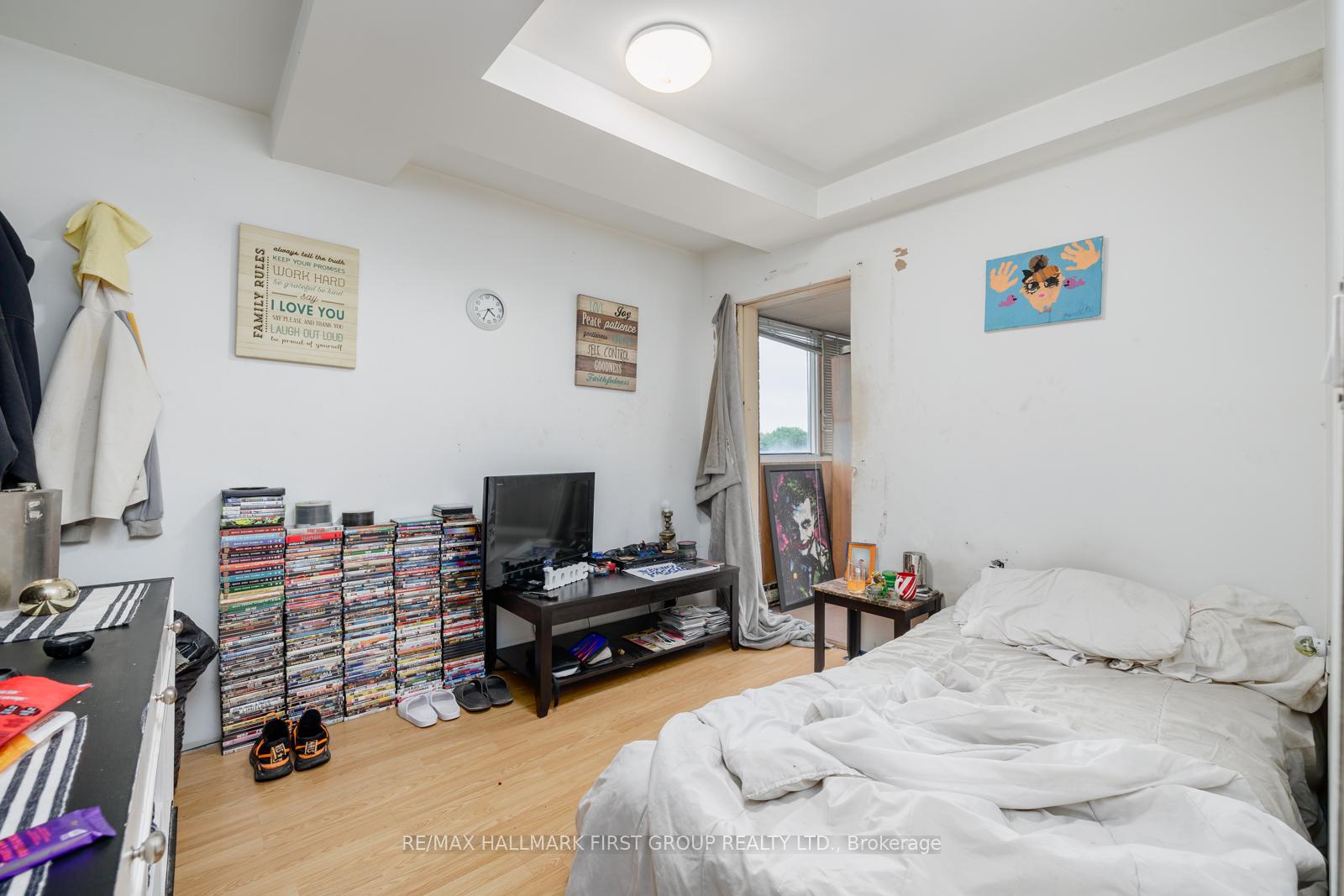 Photo 8 of 156 Centre Street S, Oshawa, Central — HOMEH