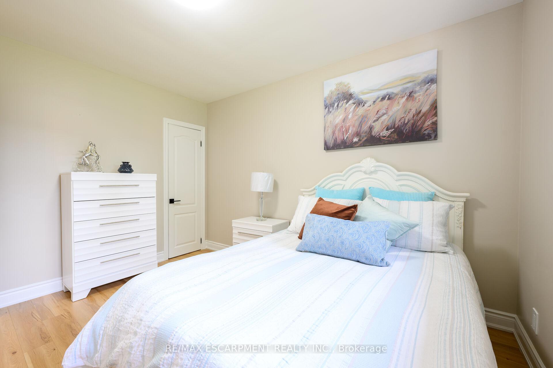Photo 16 of 66 Howe Avenue, Hamilton, Hill Park — HOMEH