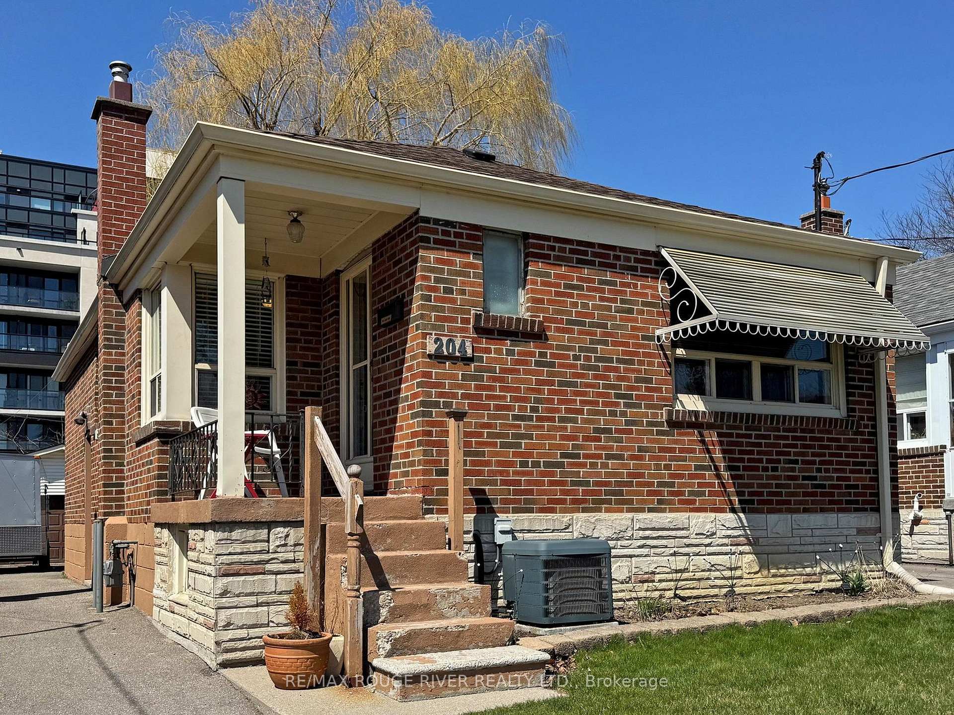 Photo 1 of 204 Westview Boulevard, Toronto, O'Connor-Parkview — HOMEH