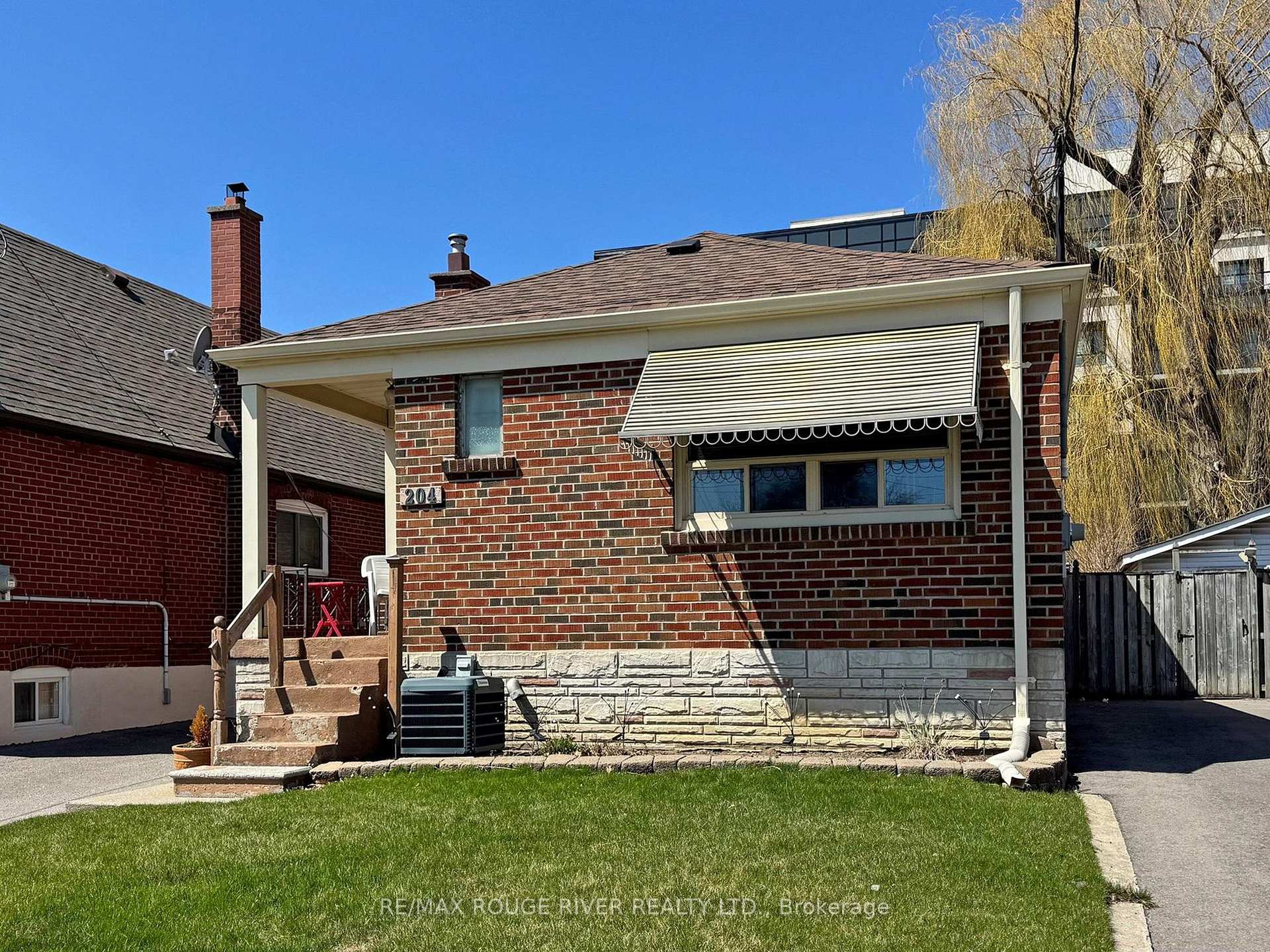 Photo 7 of 204 Westview Boulevard, Toronto, O'Connor-Parkview — HOMEH