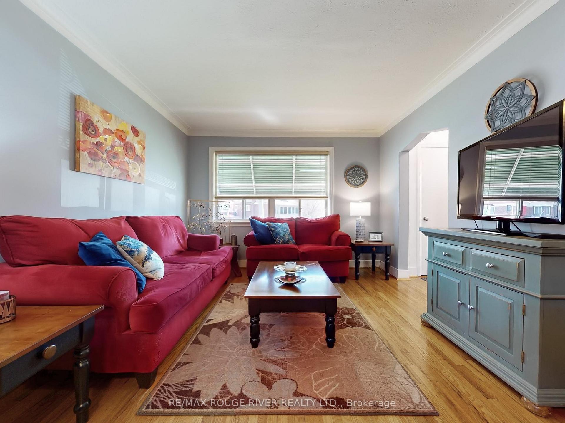Photo 3 of 204 Westview Boulevard, Toronto, O'Connor-Parkview — HOMEH