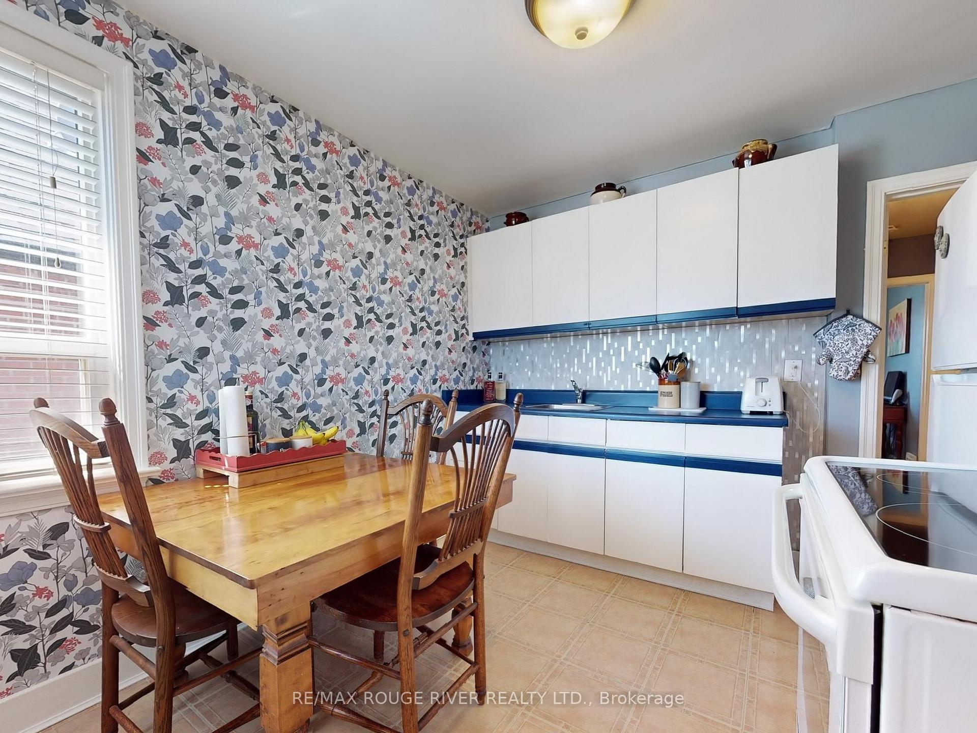 Photo 19 of 204 Westview Boulevard, Toronto, O'Connor-Parkview — HOMEH