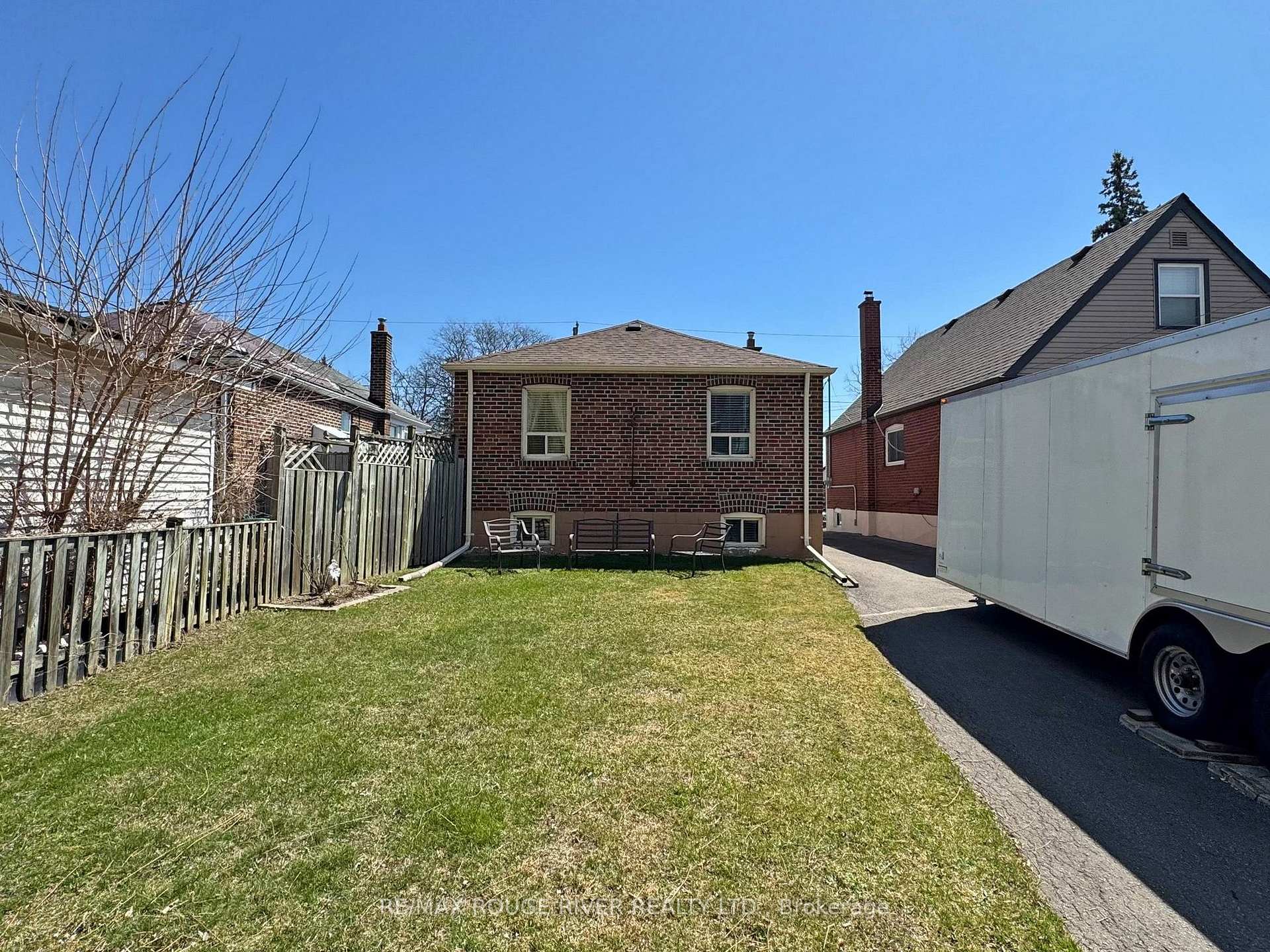 Photo 39 of 204 Westview Boulevard, Toronto, O'Connor-Parkview — HOMEH