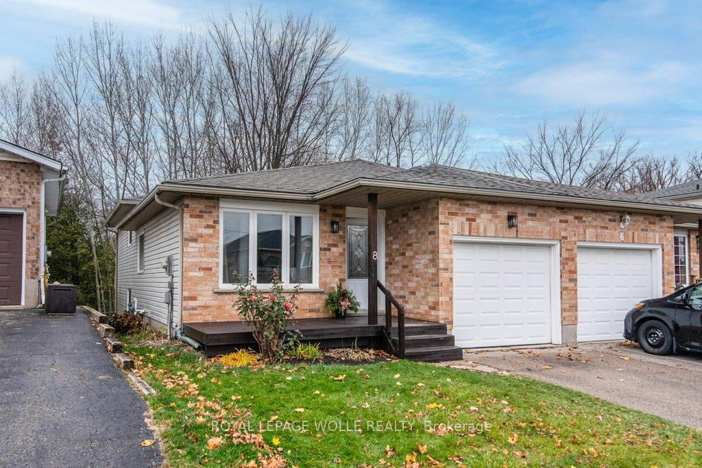 Photo 1 of 8 Dawn Ridge Drive, Kitchener — HOMEH