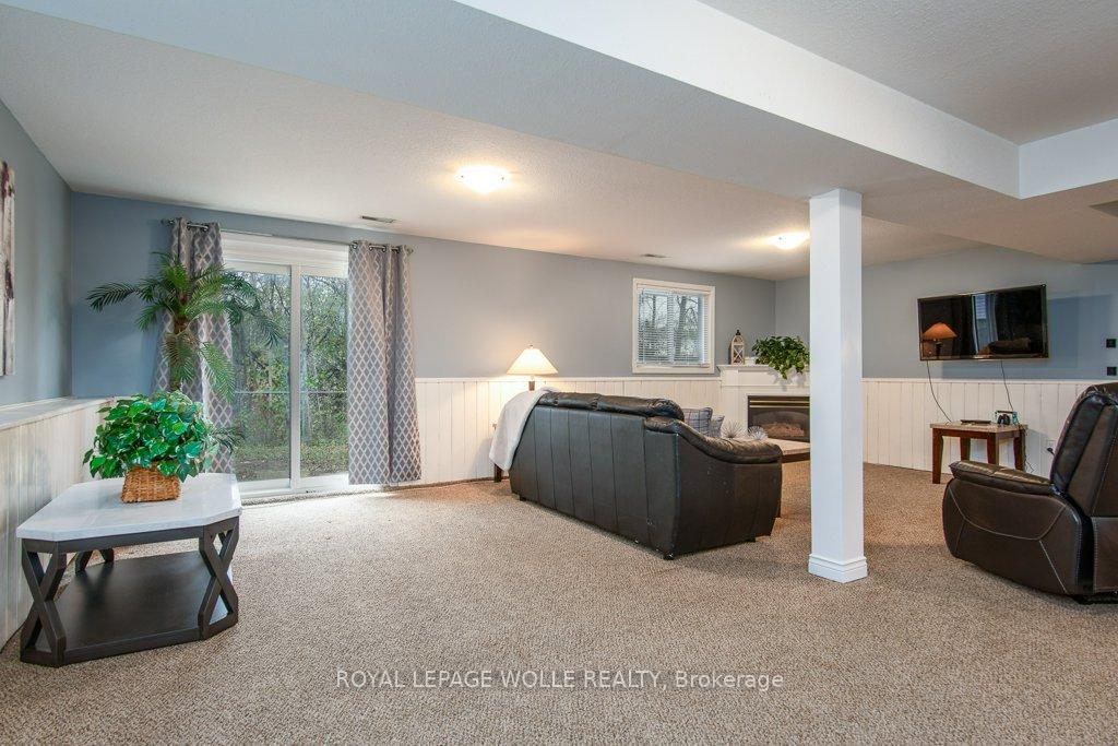 Photo 18 of 8 Dawn Ridge Drive, Kitchener — HOMEH