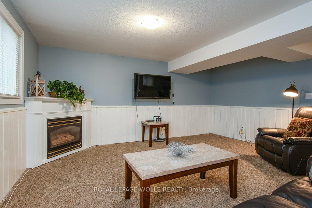 Photo 20 of 8 Dawn Ridge Drive, Kitchener — HOMEH