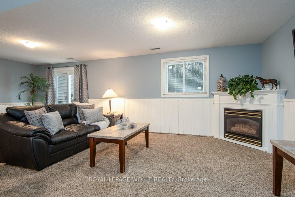 Photo 33 of 8 Dawn Ridge Drive, Kitchener — HOMEH