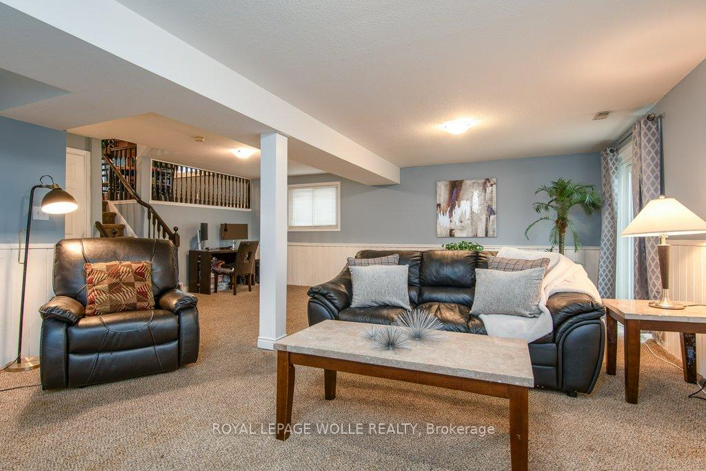 Photo 28 of 8 Dawn Ridge Drive, Kitchener — HOMEH