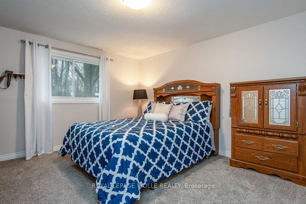 Photo 25 of 8 Dawn Ridge Drive, Kitchener — HOMEH