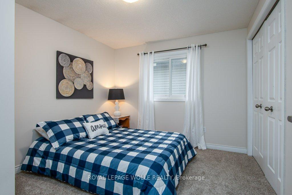 Photo 35 of 8 Dawn Ridge Drive, Kitchener — HOMEH