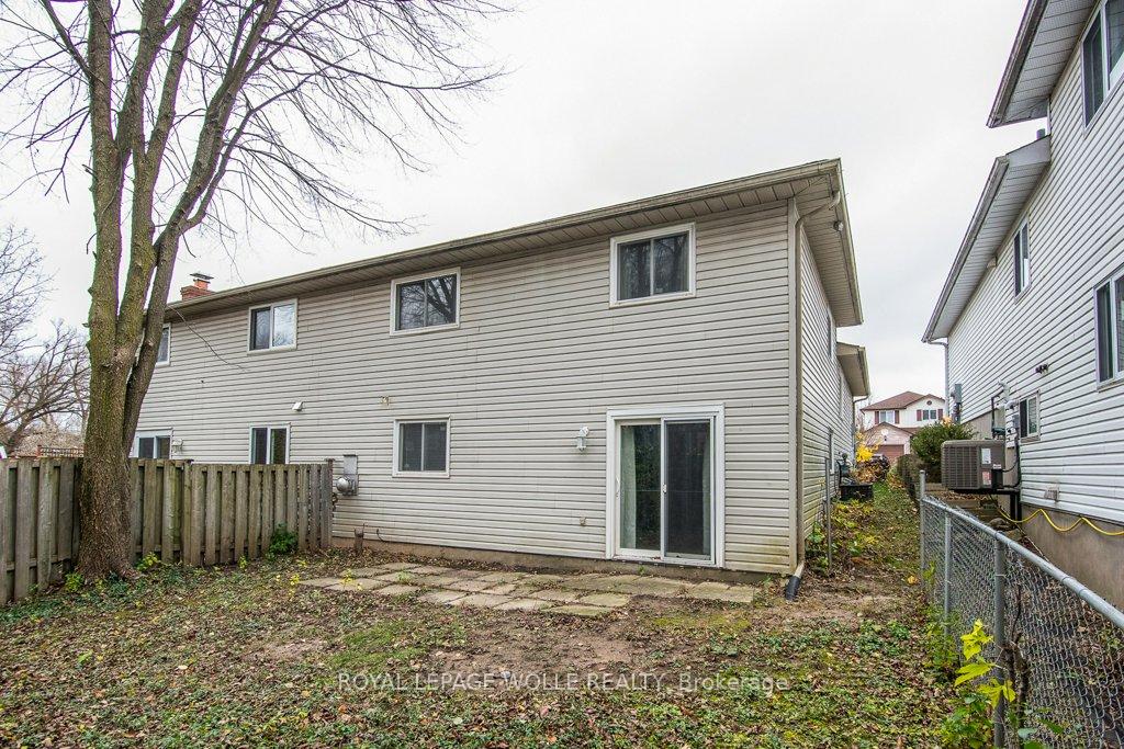 Photo 38 of 8 Dawn Ridge Drive, Kitchener — HOMEH