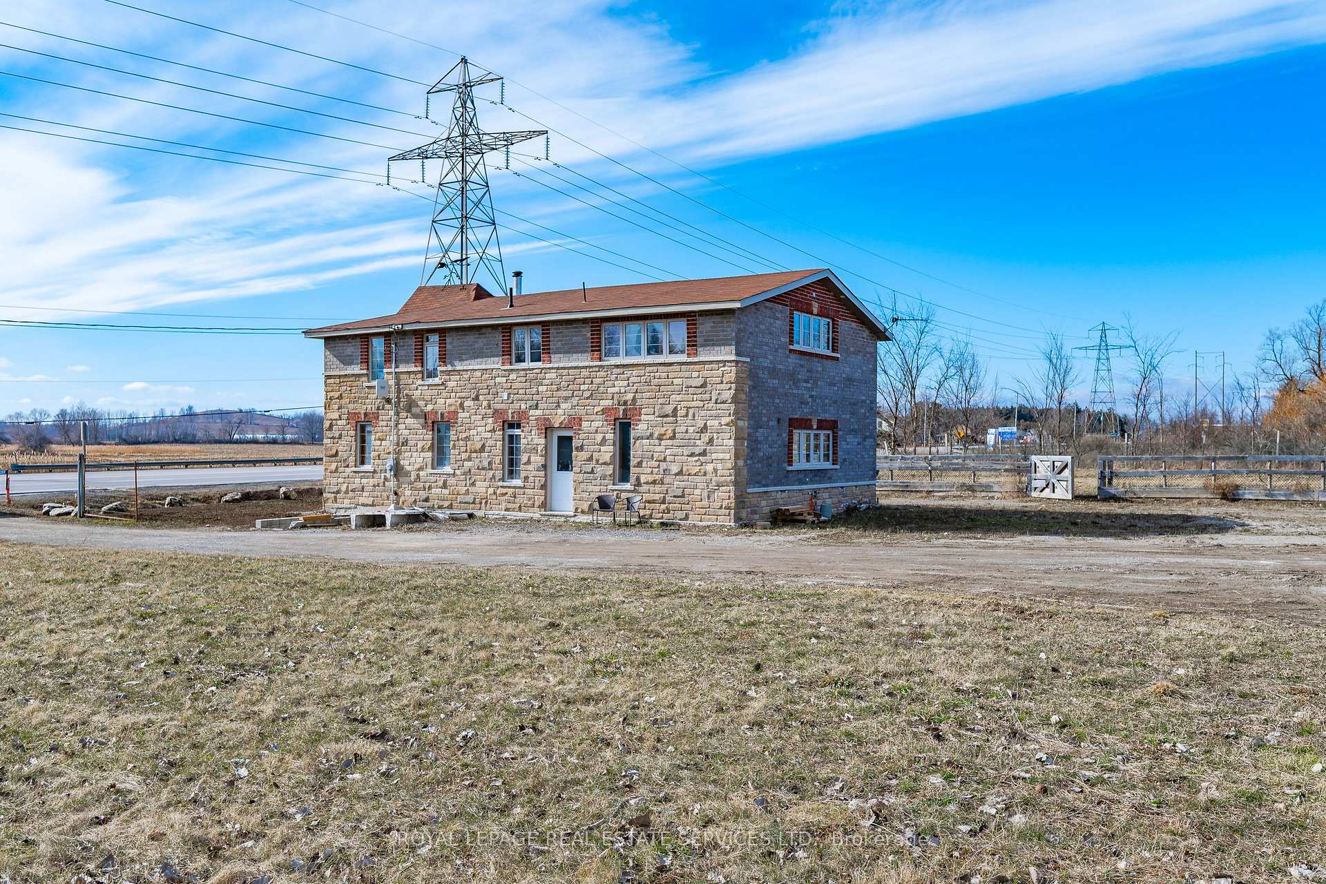 Photo 23 of 1268 Highway 6 N, Hamilton, Rural Flamborough — HOMEH