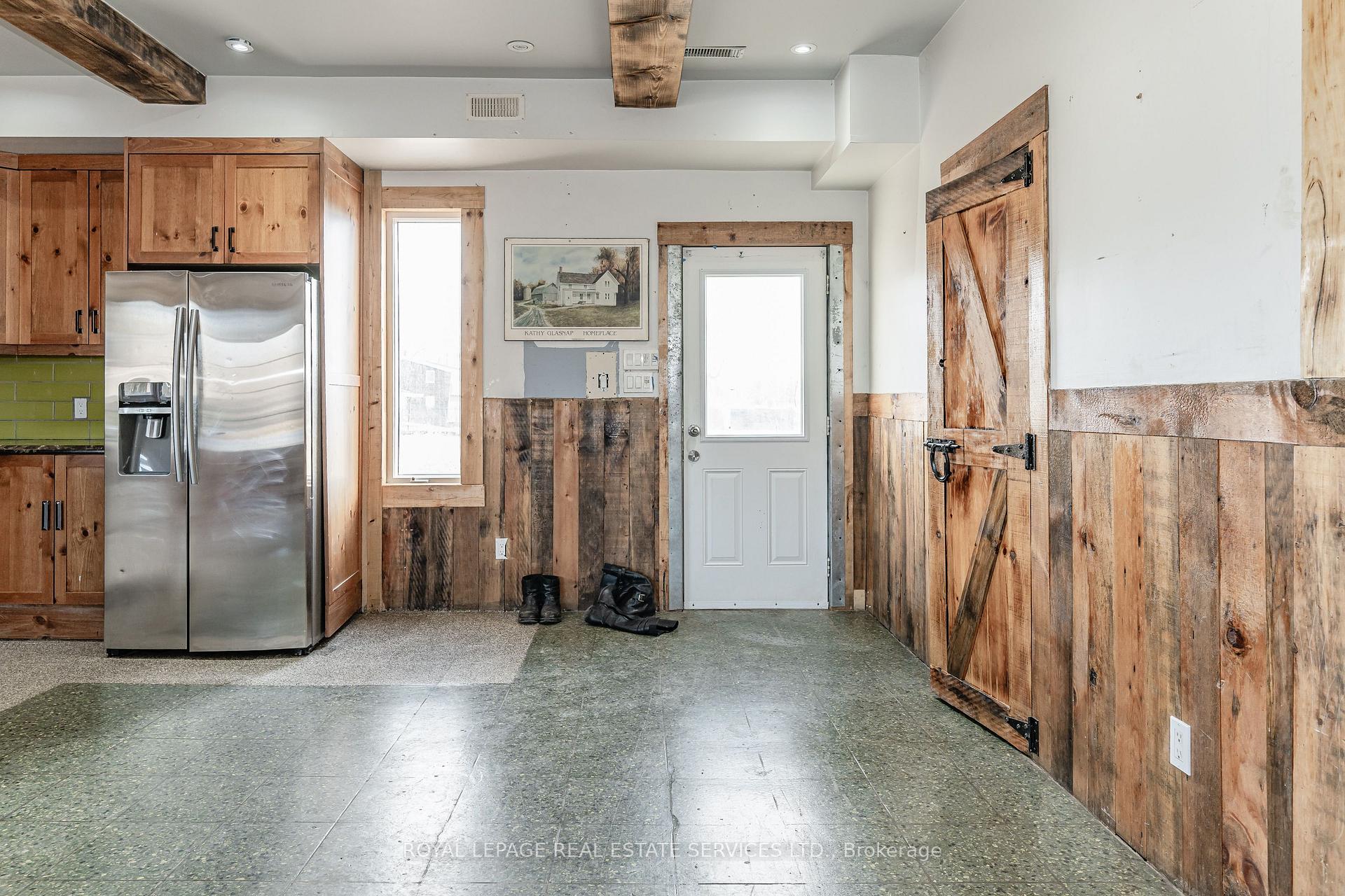 Photo 13 of 1268 Highway 6 N, Hamilton, Rural Flamborough — HOMEH