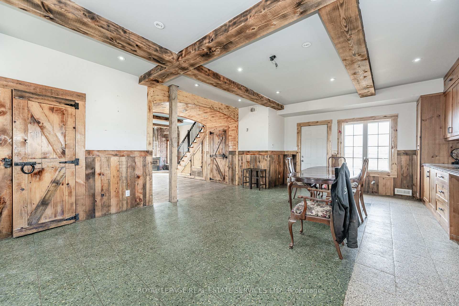 Photo 17 of 1268 Highway 6 N, Hamilton, Rural Flamborough — HOMEH