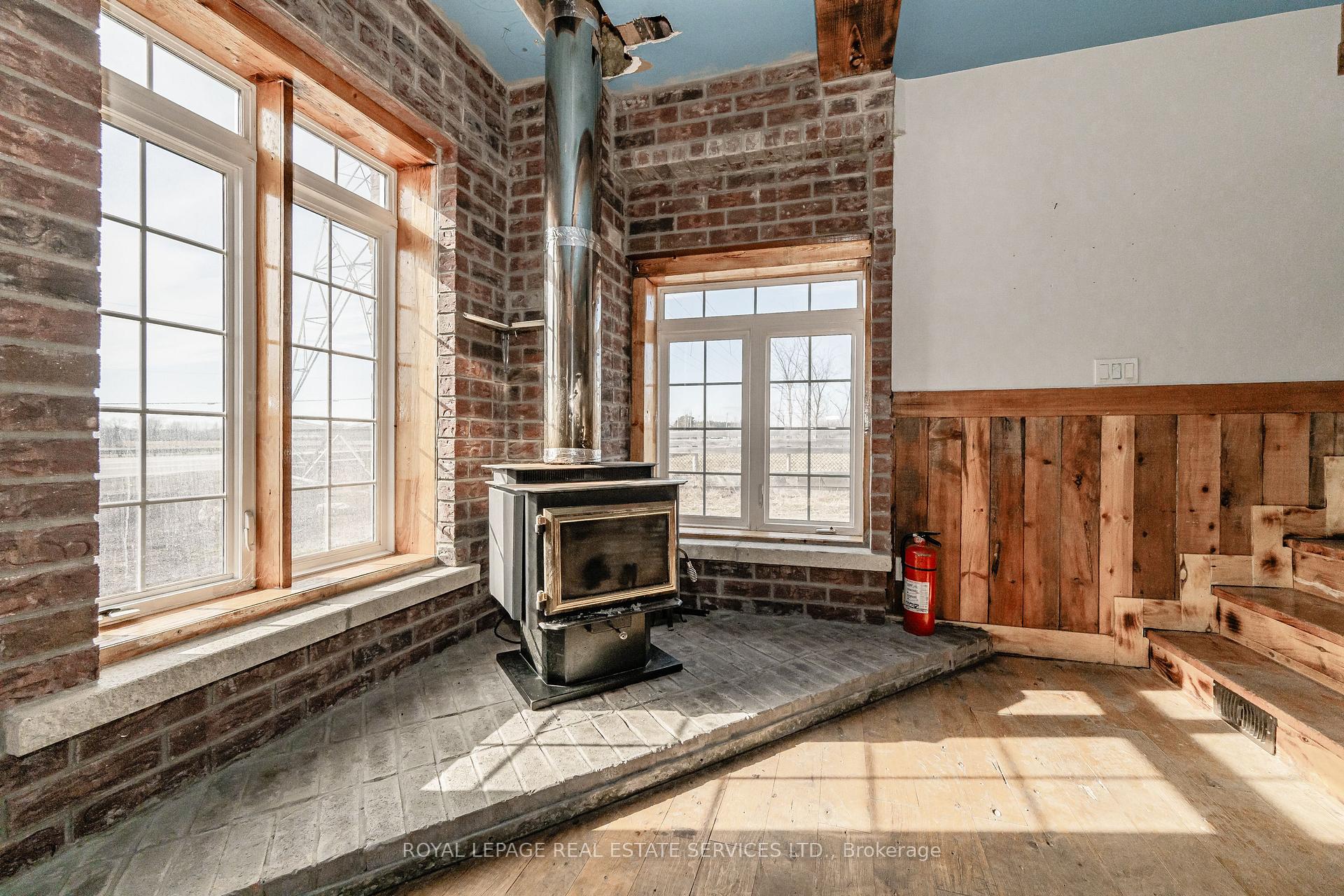 Photo 15 of 1268 Highway 6 N, Hamilton, Rural Flamborough — HOMEH