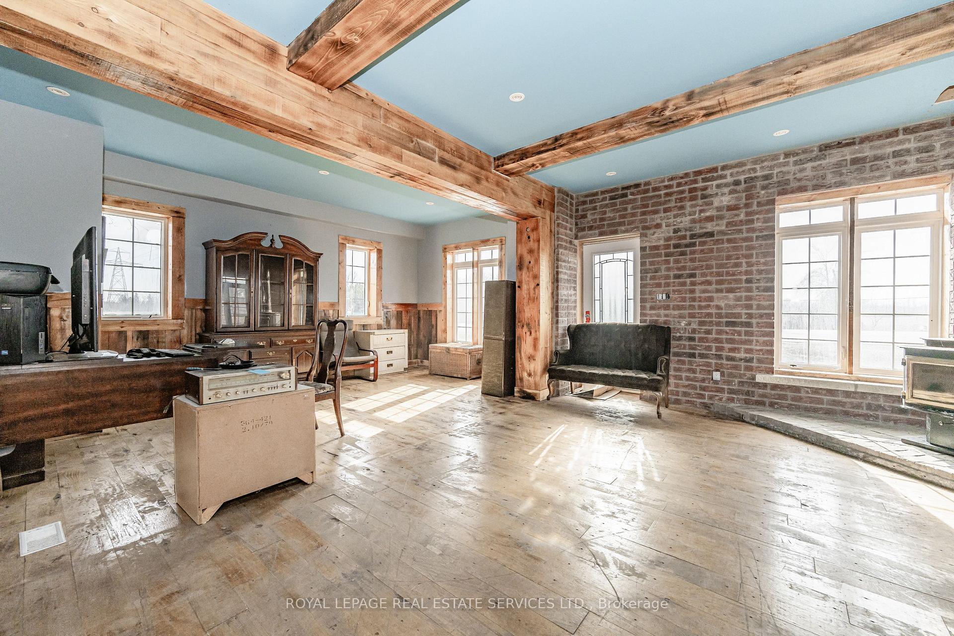 Photo 22 of 1268 Highway 6 N, Hamilton, Rural Flamborough — HOMEH