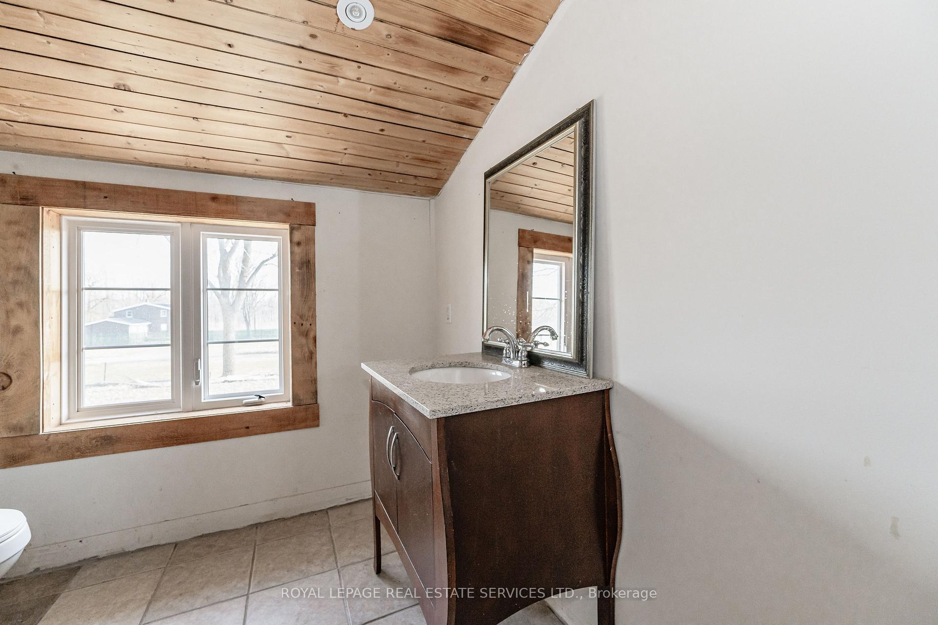 Photo 32 of 1268 Highway 6 N, Hamilton, Rural Flamborough — HOMEH