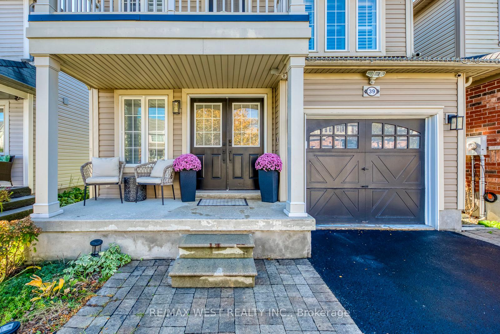Photo 3 of 39 Gowland Drive, Hamilton, Binbrook — HOMEH